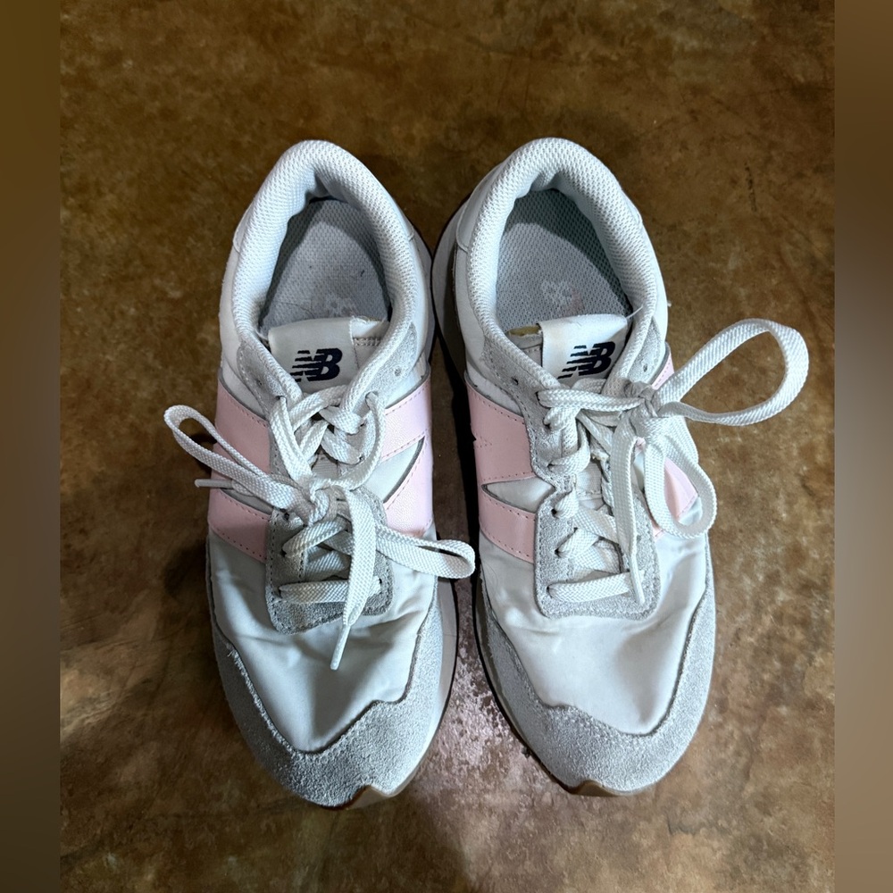 New Balance Women's 237 sneaker - Picture 3 of 4